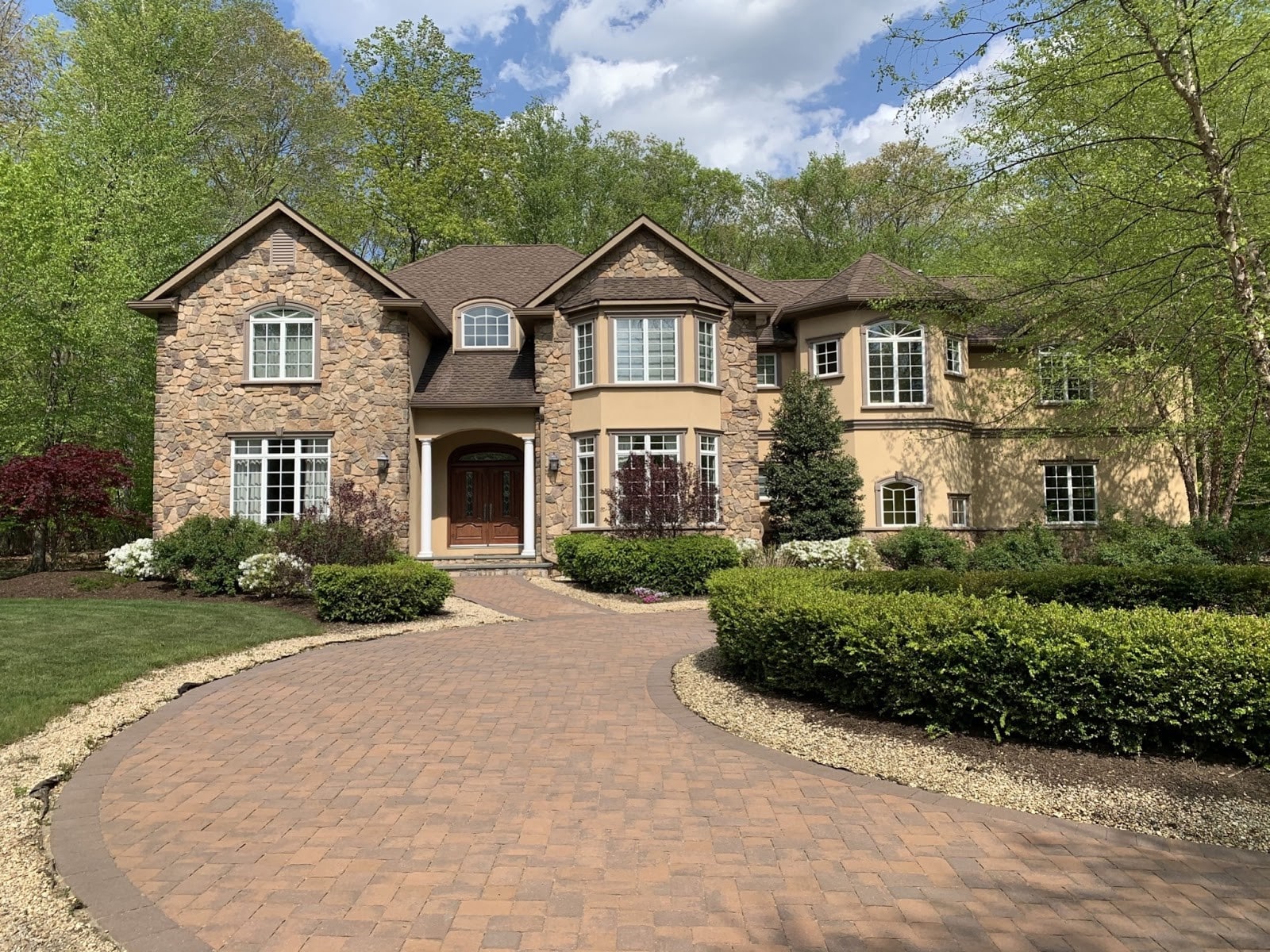 Properly cleaned paver preserves the overall beauty of the house